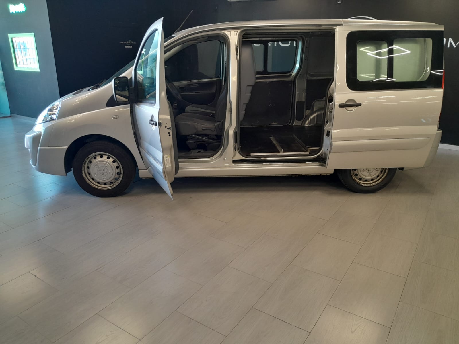 PEUGEOT Expert L1 2.0 HDi 125 Tepee Allure - Imagen 8