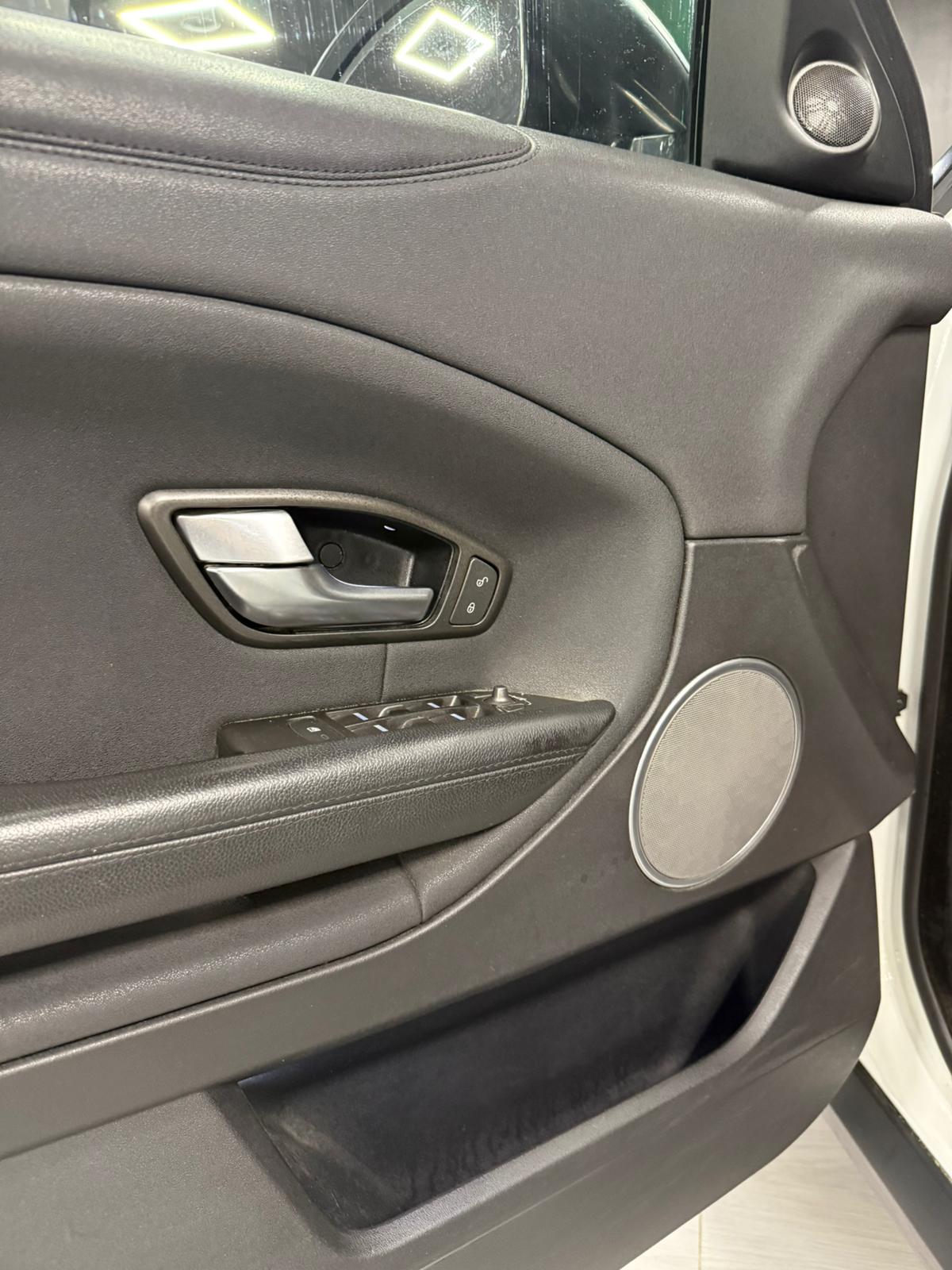 LAND-ROVER Range Rover Evoque 2.0L TD4 Diesel 4x4 SE - Imagen 6